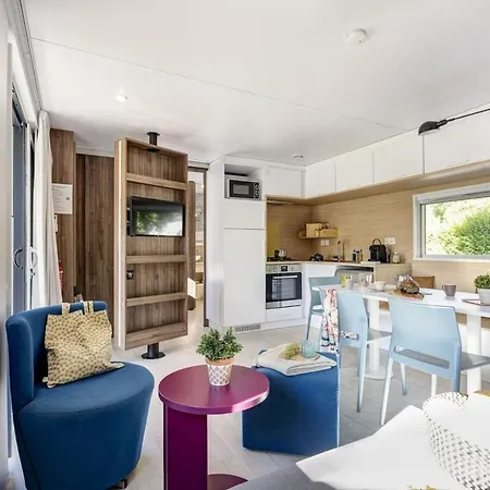 Vinea Cottages - Hebergements Touristiques, Terrasse Et Piscine Privative Bourre Exterior photo