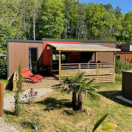 Vinea Cottages - Hebergements Touristiques, Terrasse Et Piscine Privative Bourre Exterior photo